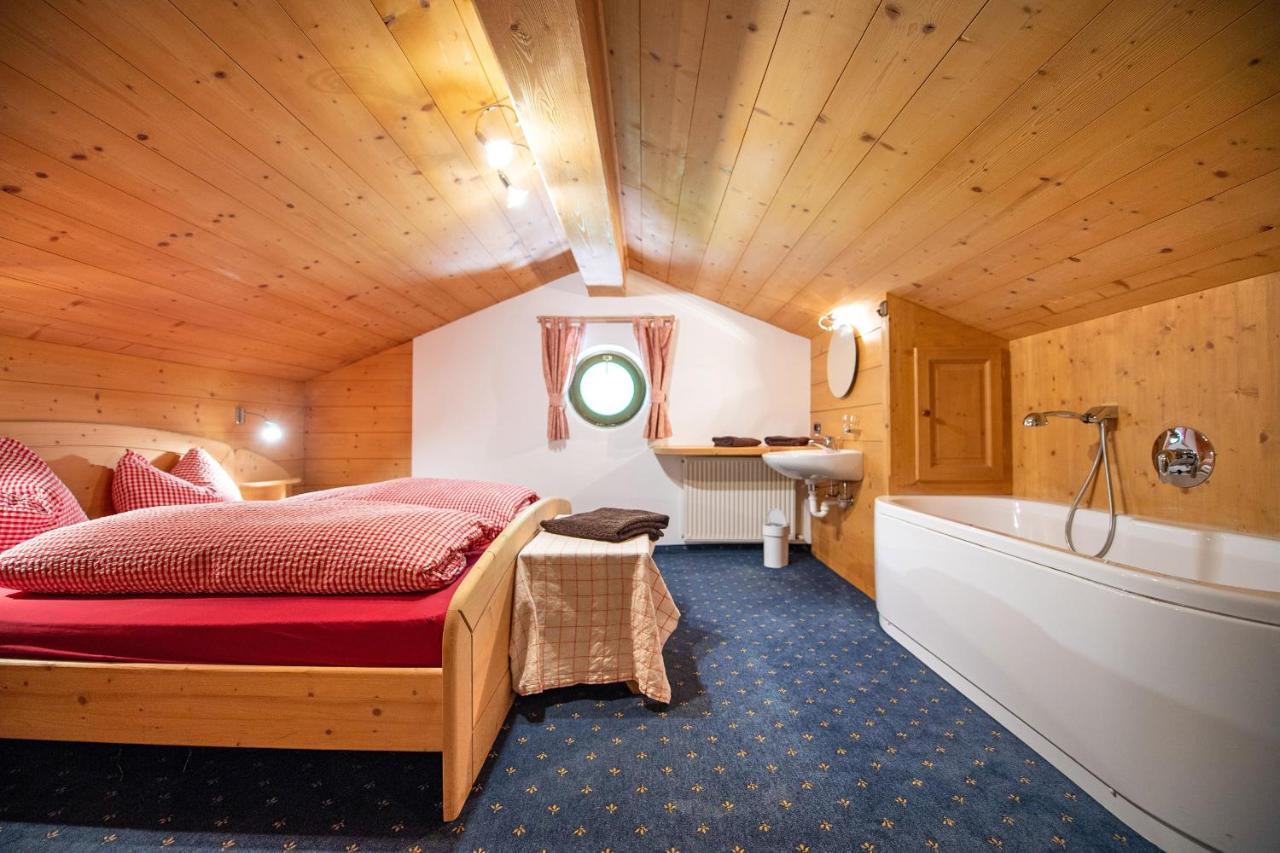Agriturismo Apartments Tuene โอติเซ ภายนอก รูปภาพ