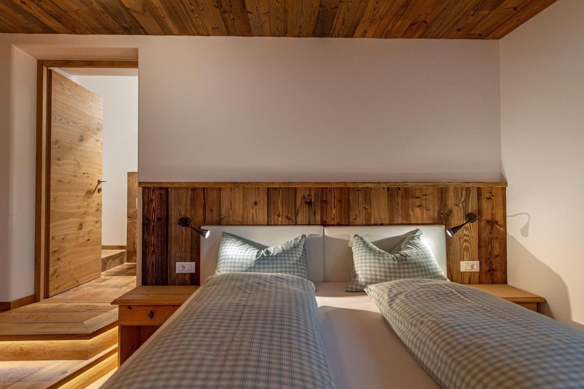 Agriturismo Apartments Tuene โอติเซ ภายนอก รูปภาพ