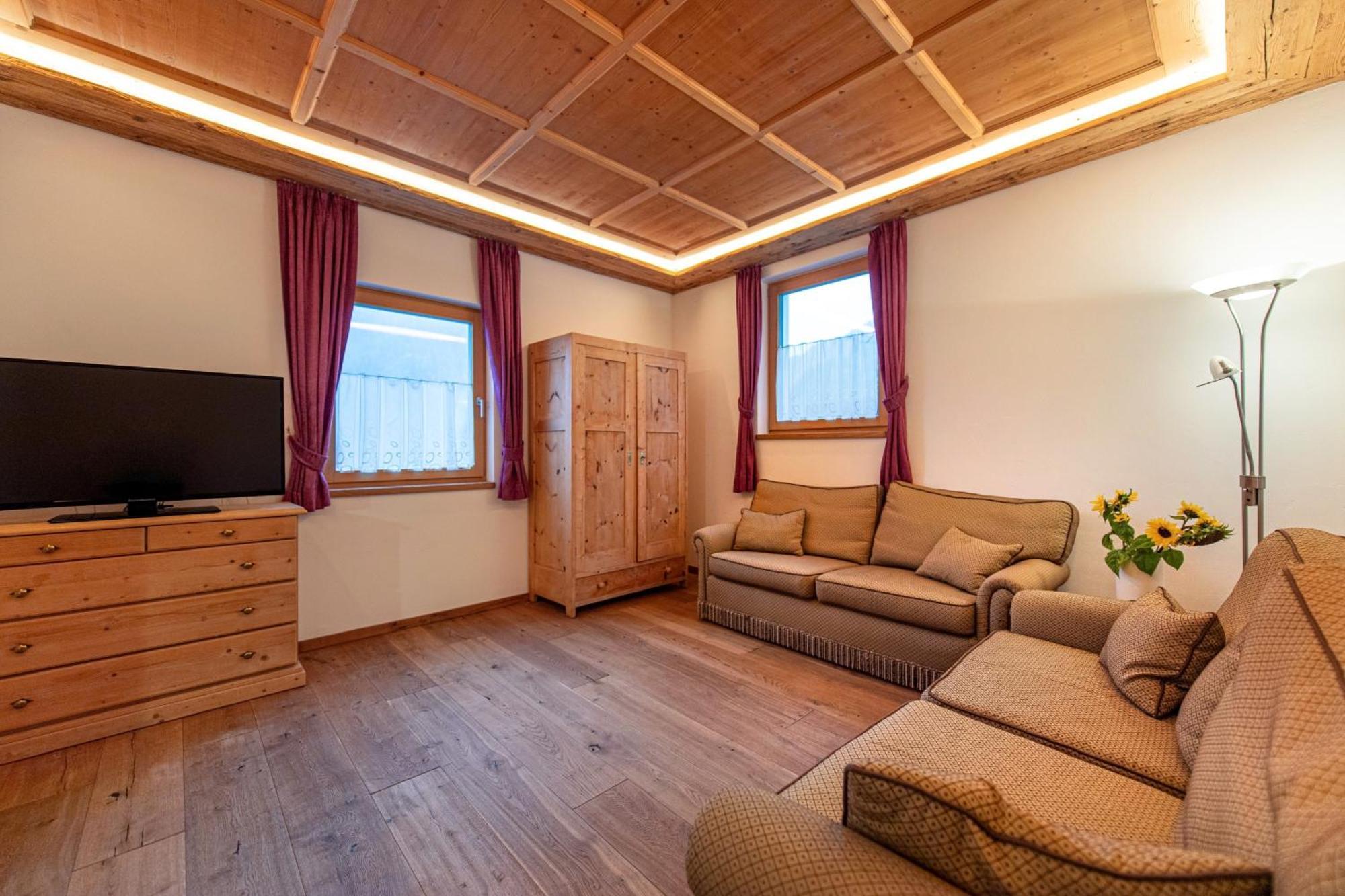 Agriturismo Apartments Tuene โอติเซ ภายนอก รูปภาพ