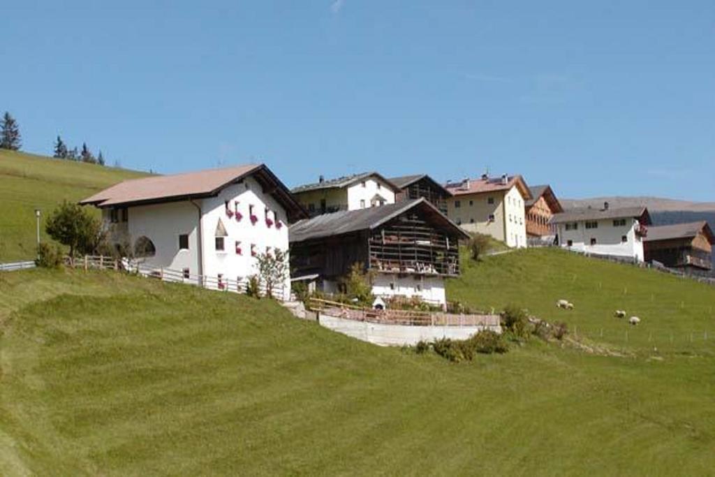 Agriturismo Apartments Tuene โอติเซ ภายนอก รูปภาพ